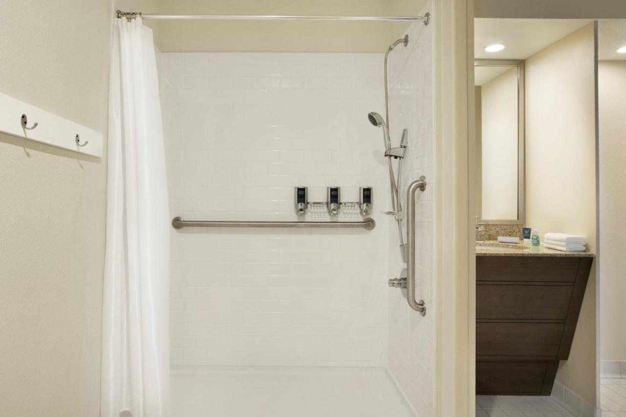 Four Points By Sheraton Raleigh North Екстериор снимка